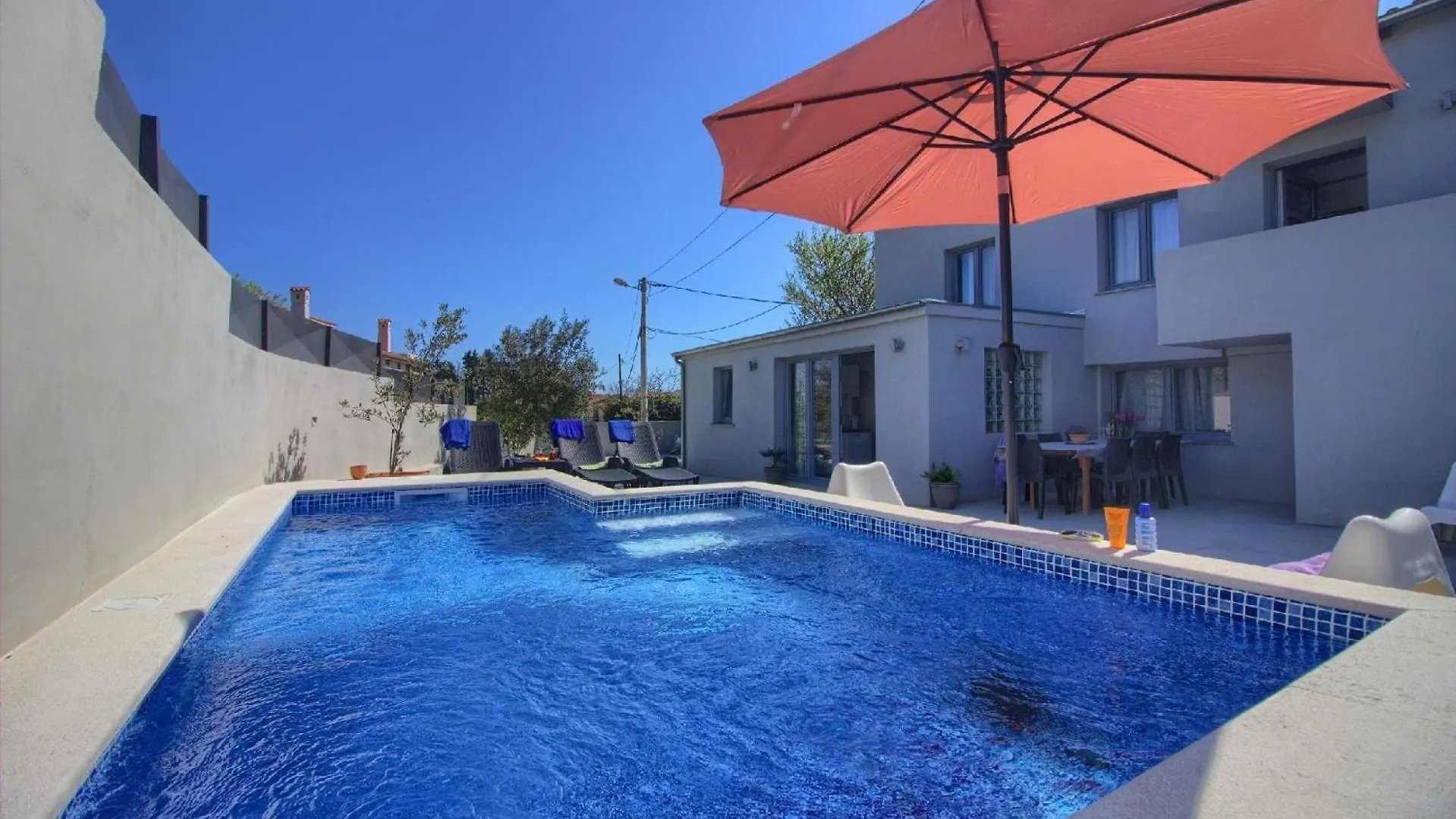 Ferienhaus Mit Privatpool Fuer 8 Personen Ca 80 Qm In Liznjan, Istrien Suedkueste Von Istrien